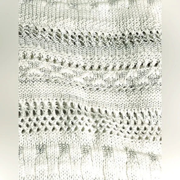 💕H&M Crew neck cream sweater - Picture 6 of 6